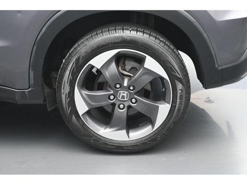 Lunar Silver Metallic 2018 Honda HR-V EX-L w/Navigation