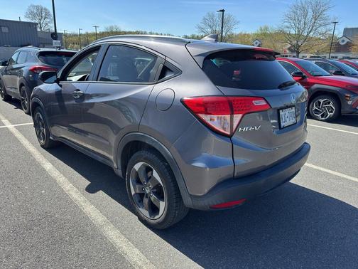 Lunar Silver Metallic 2018 Honda HR-V EX-L w/Navigation