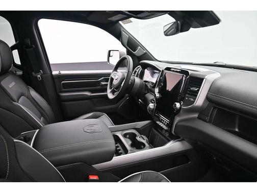 Molten Red Pearlcoat 2026 RAM 1500 Laramie