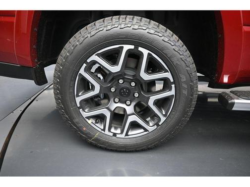 Molten Red Pearlcoat 2026 RAM 1500 Laramie
