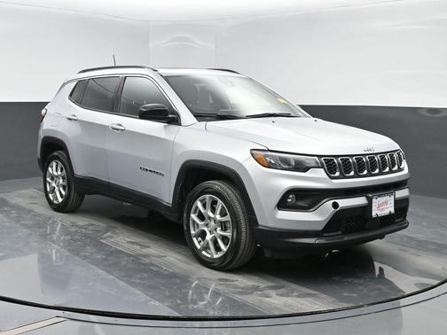 2024 Jeep Compass Latitude Lux