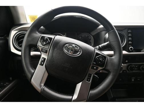 White 2022 Toyota Tacoma SR5