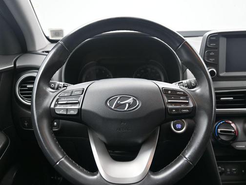 2020 Hyundai KONA SEL Plus