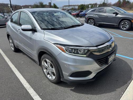 Platinum White Pearl 2021 Honda HR-V LX