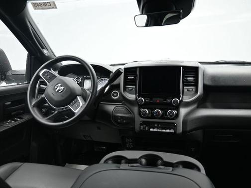 2026 RAM 3500 Tradesman Crew Cab 4x4 6'4' Box