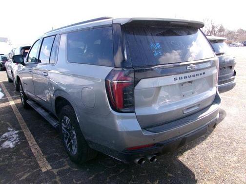 2025 Chevrolet Suburban 4WD Z71