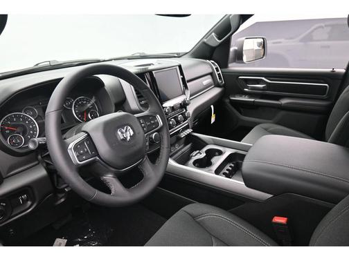 Bright White Clearcoat 2026 RAM 1500 Big Horn/Lone Star