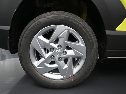 2025 Hyundai KONA SE