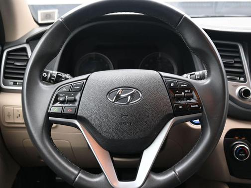 2017 Hyundai TUCSON SE Plus