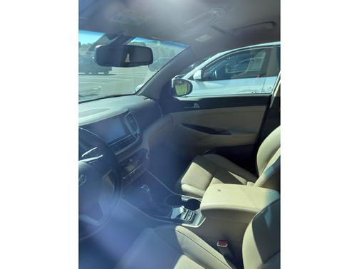 2017 Hyundai TUCSON SE Plus