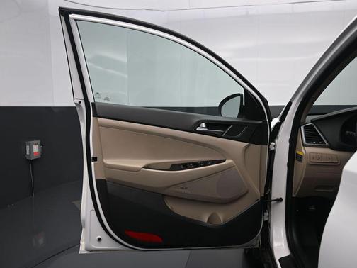 2017 Hyundai TUCSON SE Plus