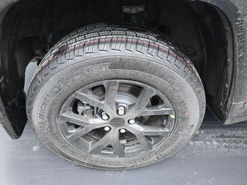 2026 Jeep Grand Cherokee Altitude