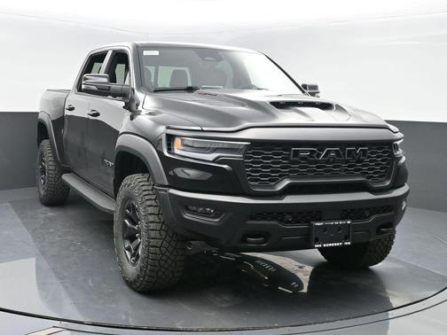 Diamond Black Crystal Pearlcoat 2026 RAM 1500 RHO Crew Cab 4x4 5'7' Box