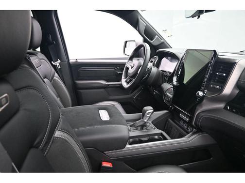 Diamond Black Crystal Pearlcoat 2026 RAM 1500 RHO Crew Cab 4x4 5'7' Box