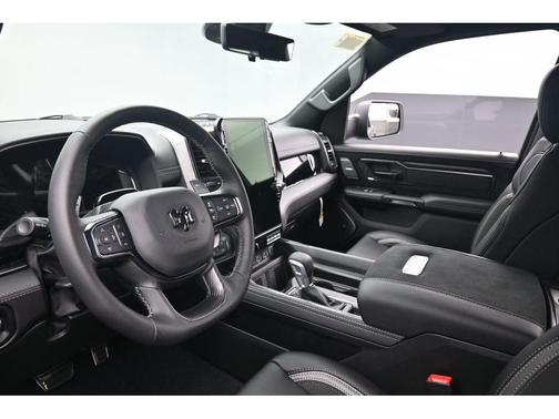 Diamond Black Crystal Pearlcoat 2026 RAM 1500 RHO Crew Cab 4x4 5'7' Box