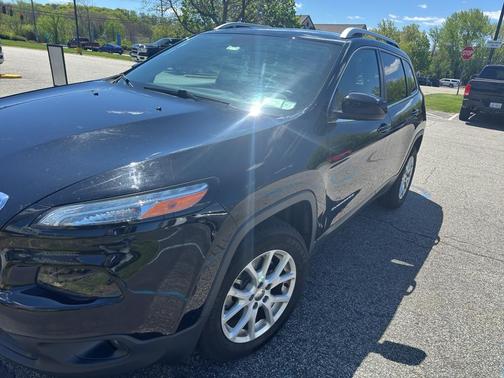 Diamond Black Crystal Pearlcoat 2018 Jeep Cherokee Latitude Plus