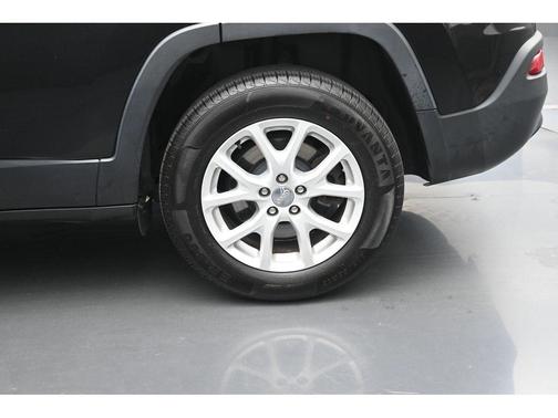 Diamond Black Crystal Pearlcoat 2018 Jeep Cherokee Latitude Plus