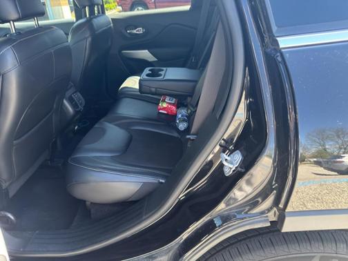 Diamond Black Crystal Pearlcoat 2018 Jeep Cherokee Latitude Plus
