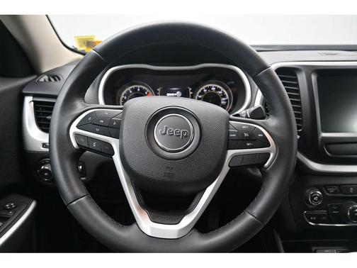 Diamond Black Crystal Pearlcoat 2018 Jeep Cherokee Latitude Plus