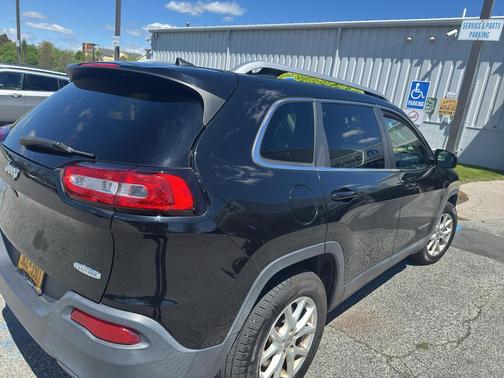 Diamond Black Crystal Pearlcoat 2018 Jeep Cherokee Latitude Plus