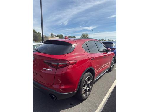 2022 Alfa Romeo Stelvio Sprint