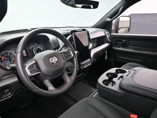 2026 RAM 3500 Tradesman Crew Cab 4x4 6'4' Box