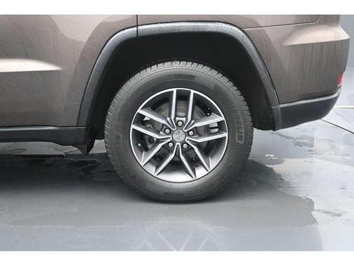 Walnut Brown Metallic Clearcoat 2018 Jeep Grand Cherokee Limited