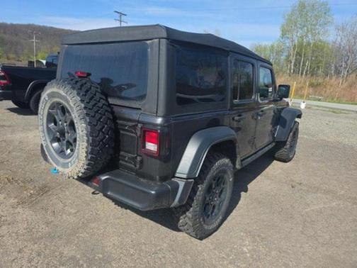 Granite Crystal Metallic Clearcoat 2023 Jeep Wrangler 4xe Willys