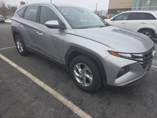 2023 Hyundai TUCSON SE