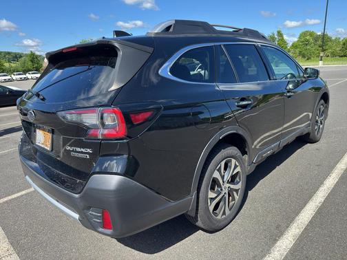Crystal Black Silica 2021 Subaru Outback Touring