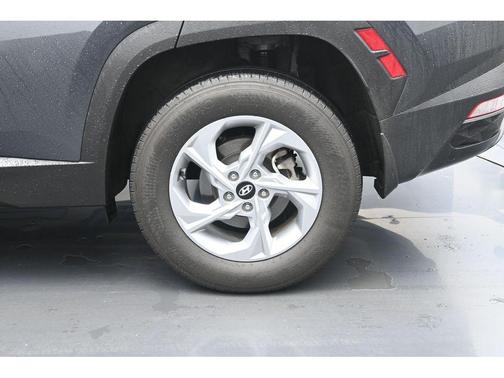 Dark Gray Metallic 2024 Hyundai TUCSON SE