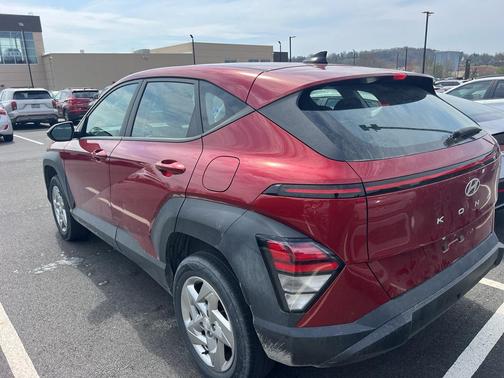 Ultimate Red Metallic 2024 Hyundai KONA SE