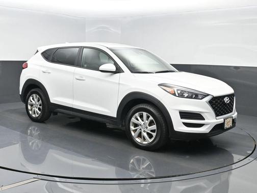 Dazzling White 2019 Hyundai TUCSON SE