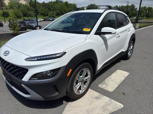 Lunar White 2023 Hyundai KONA SEL