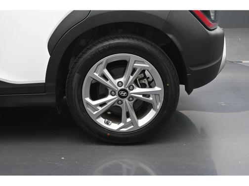 Lunar White 2023 Hyundai KONA SEL