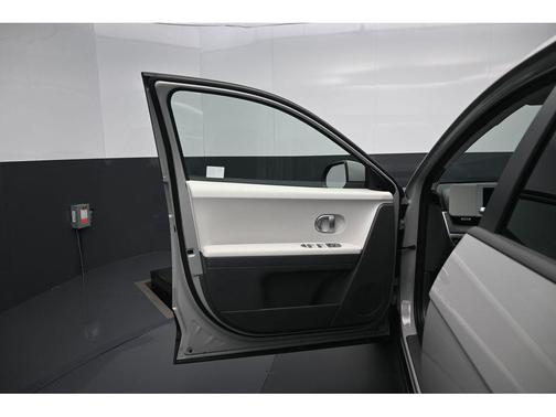 Cyber Gray 2024 Hyundai IONIQ 5 SE