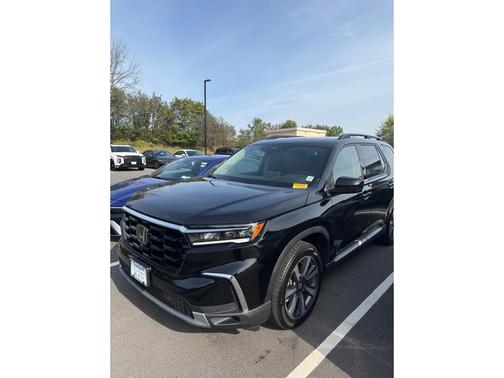 2025 Honda Pilot Touring 8-Passenger