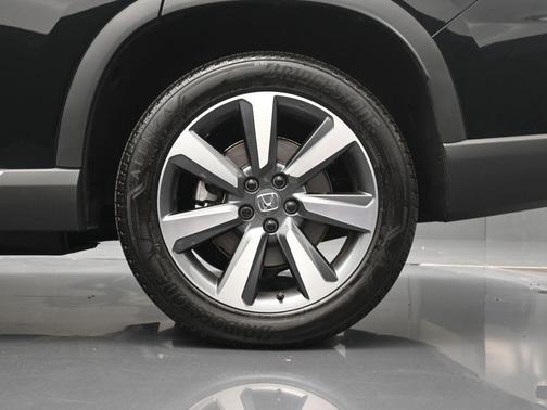 2025 Honda Pilot Touring 8-Passenger