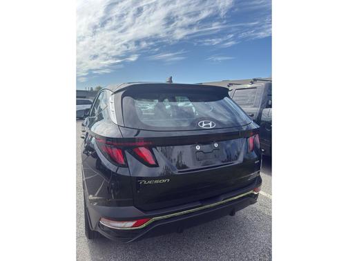 2022 Hyundai TUCSON SE
