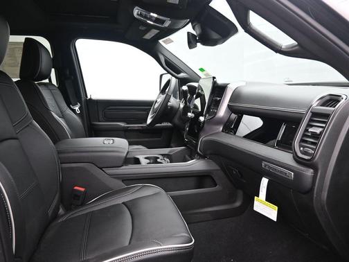 Diamond Black Crystal Pearlcoat 2026 RAM 2500 Power Wagon