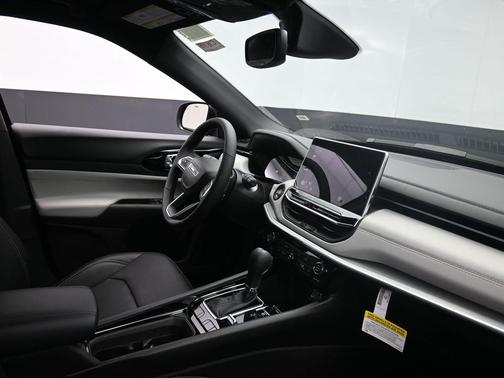 Red Hot Pearlcoat 2025 Jeep Compass Limited