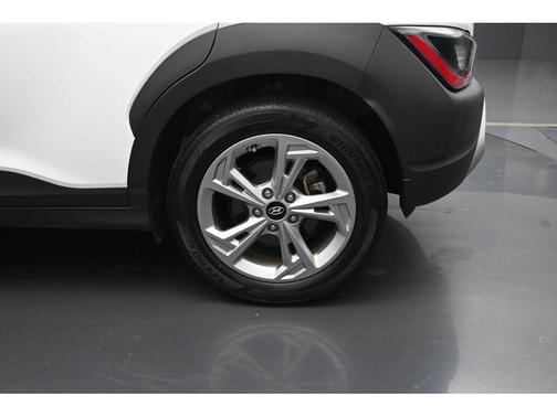 Lunar White 2023 Hyundai KONA SEL