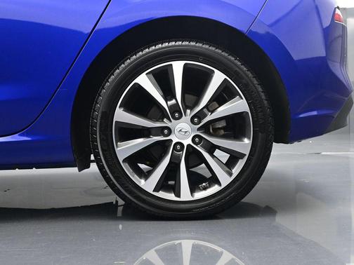 2020 Hyundai Elantra GT Base