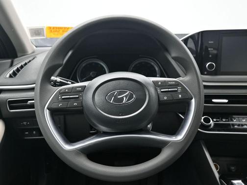 2023 Hyundai SONATA SE