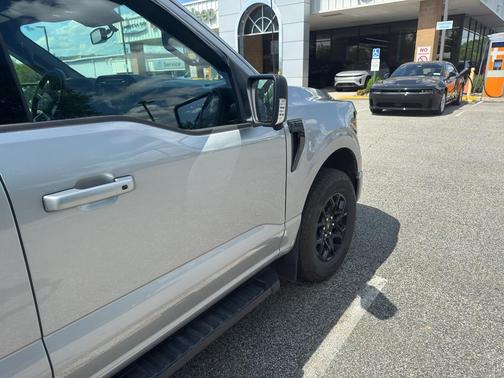 ICONIC SILVER METALLIC 2025 Ford F-150 XLT