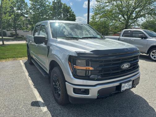 ICONIC SILVER METALLIC 2025 Ford F-150 XLT