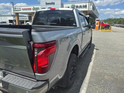 ICONIC SILVER METALLIC 2025 Ford F-150 XLT