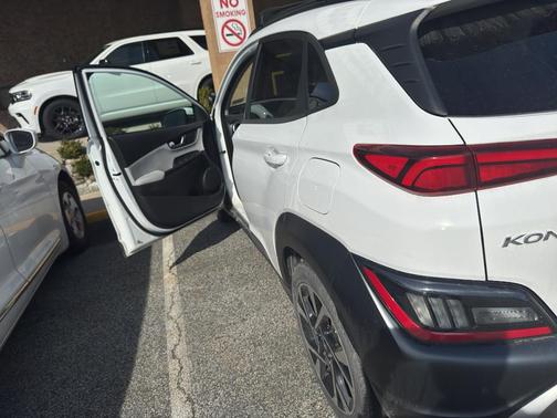 Lunar White 2023 Hyundai KONA Limited