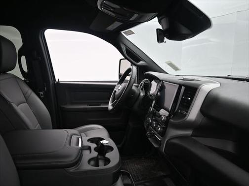 2025 RAM 2500 Tradesman Crew Cab 4x4 6'4' Box