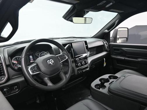 Bright White Clearcoat 2026 RAM 2500 Tradesman Regular Cab 4x4 8' Box